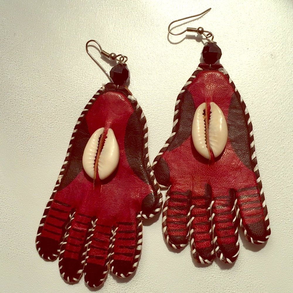 Red leather/cowrie